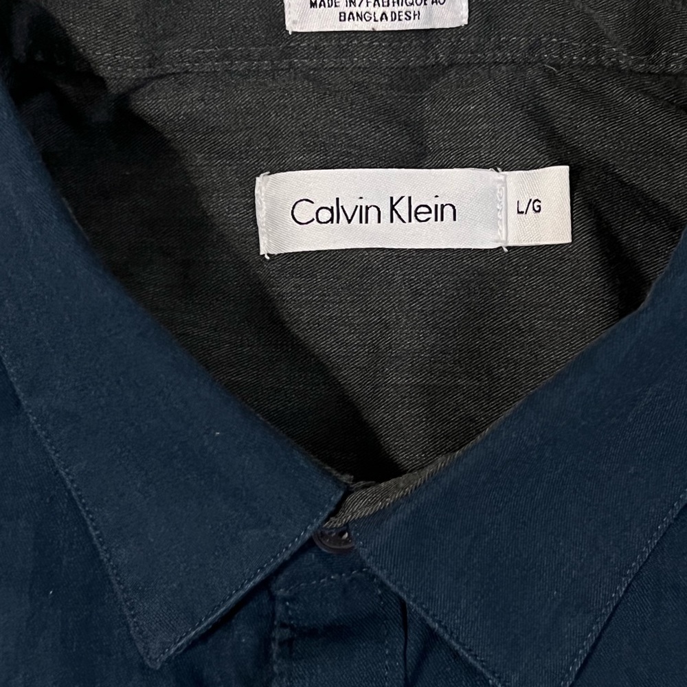 Calvin Klein - Picture 5 of 7